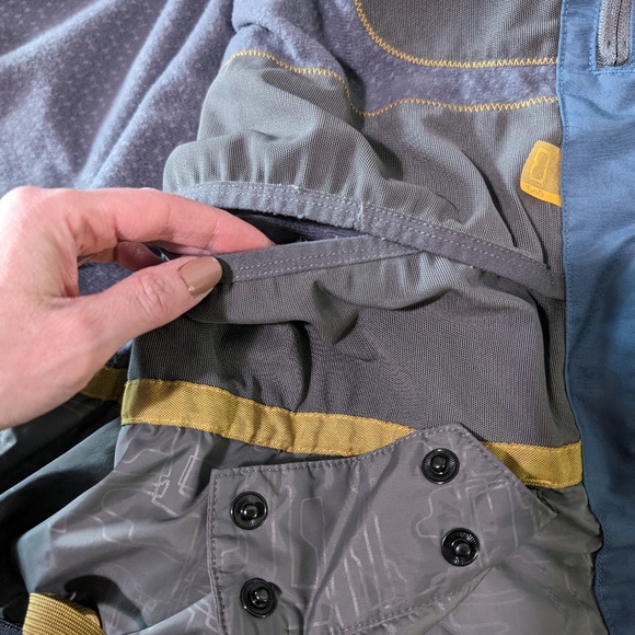 EMS System Three Medium Weight Ski or Snowboard Jacket Men's Size Small - Picture 11 of 16